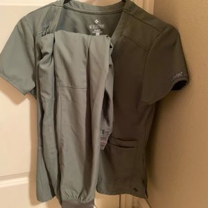 Medcotoure scrubs- size xs- new condition